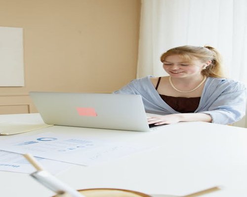 कार्यालय में काम